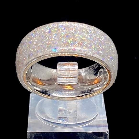 A diamond ring anyone can afford! Beautiful! - Picture 2 of 6